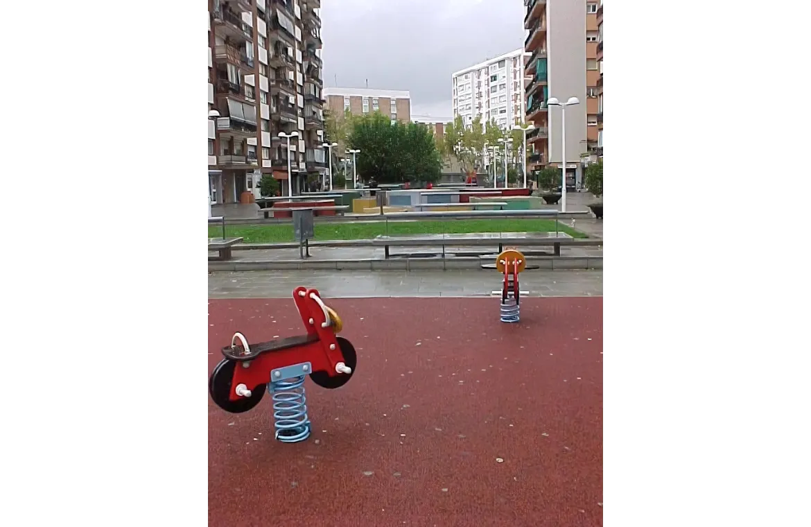 Plaça La Constitució a Rubí. ae5 arquitectes