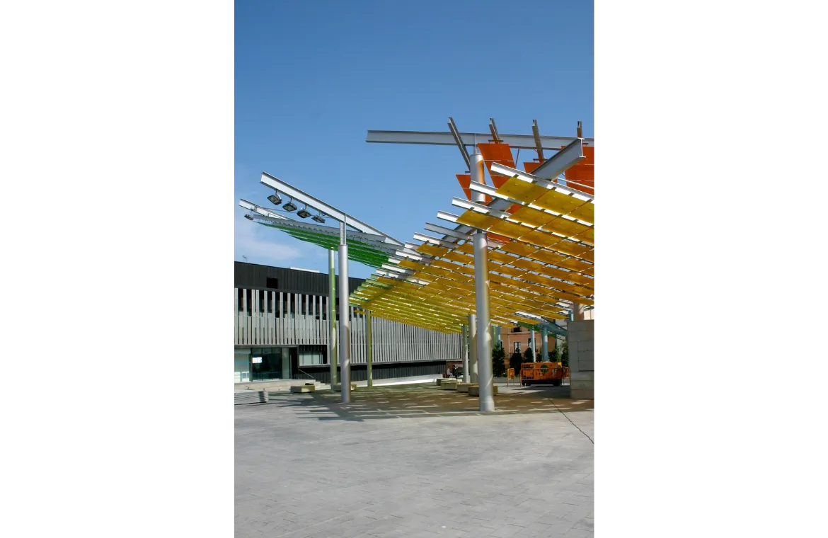 Plaça de la riera Gavarra. ae5 arquitectes