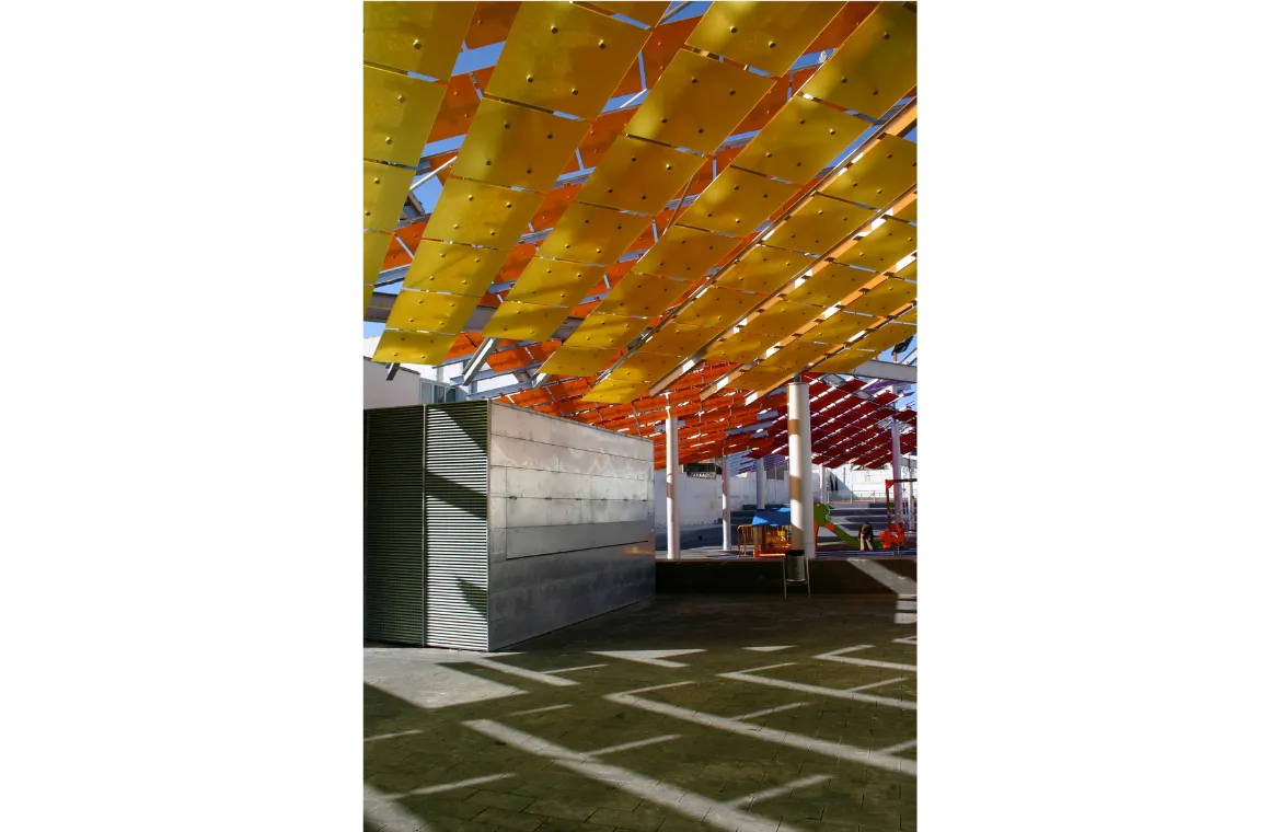 Plaça de la riera Gavarra. ae5 arquitectes