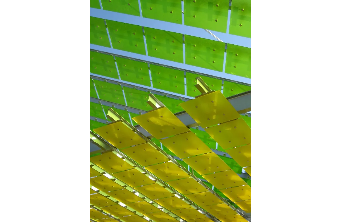 Plaça de la riera Gavarra. ae5 arquitectes