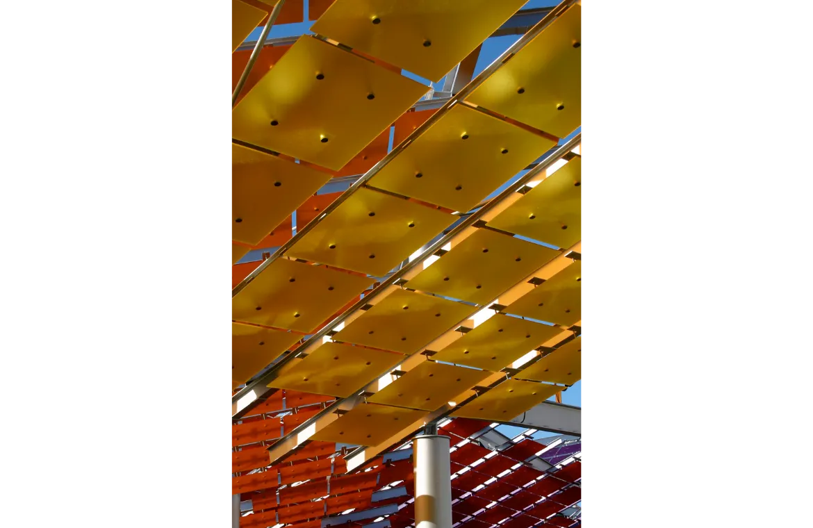 Plaça de la riera Gavarra. ae5 arquitectes