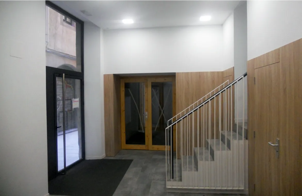 Apartaments per allotjar persones desnonades a Barcelona ae5 arquitectes