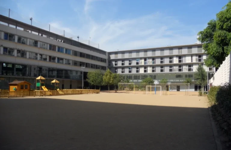 Ampliació pati de jocs escola CEM, Barcelona