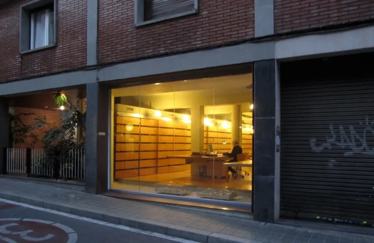 Reforma interior local per estudi ae5 arquitectes, Barcelona